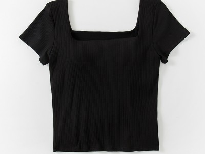 カップ付きTシャツ