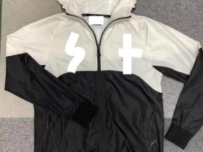 アパレルウェア工場と提携しており各種アイテムの製作が可能です。